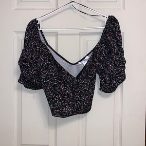 crop top with puffy sleeves
